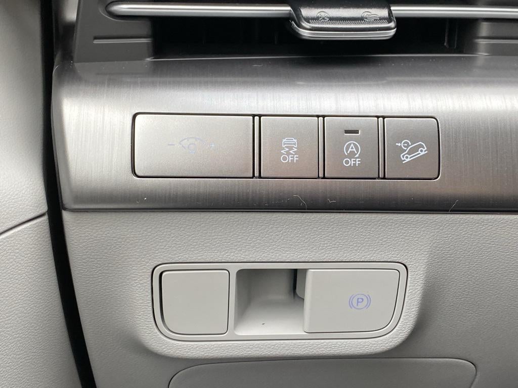 2026 Hyundai KONA SE FWD