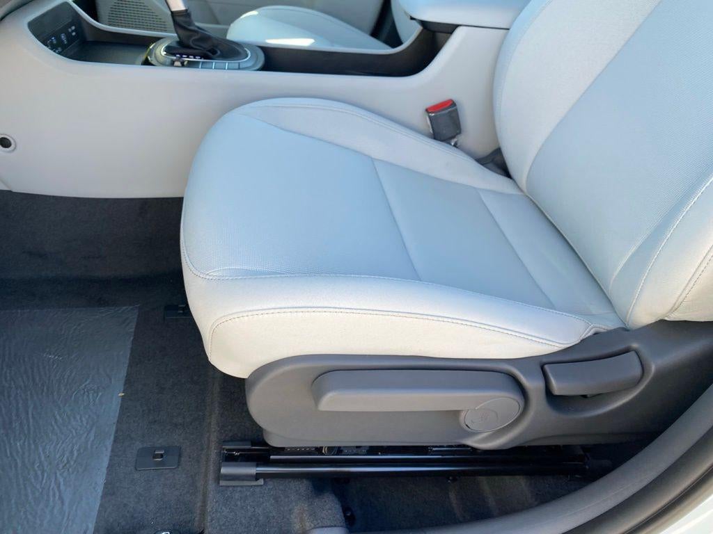 2026 Hyundai KONA SE FWD