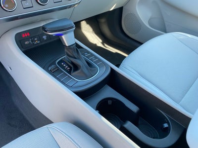 2026 Hyundai KONA SE FWD