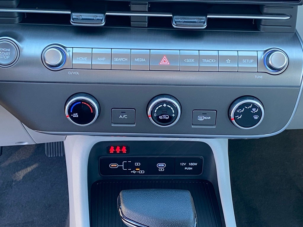 2026 Hyundai KONA SE FWD