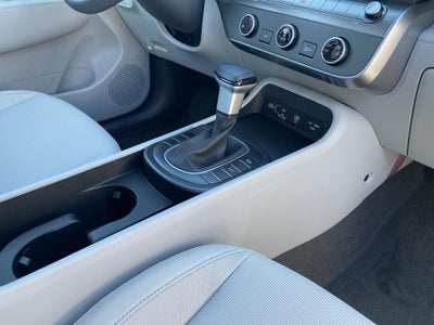 2026 Hyundai KONA SE FWD