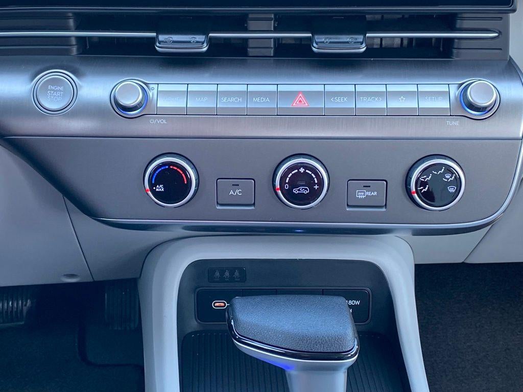 2026 Hyundai KONA SE AWD