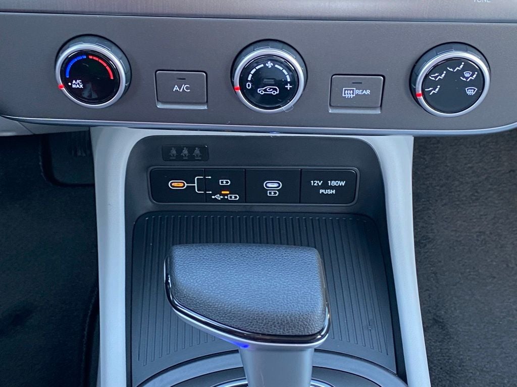 2026 Hyundai KONA SE AWD