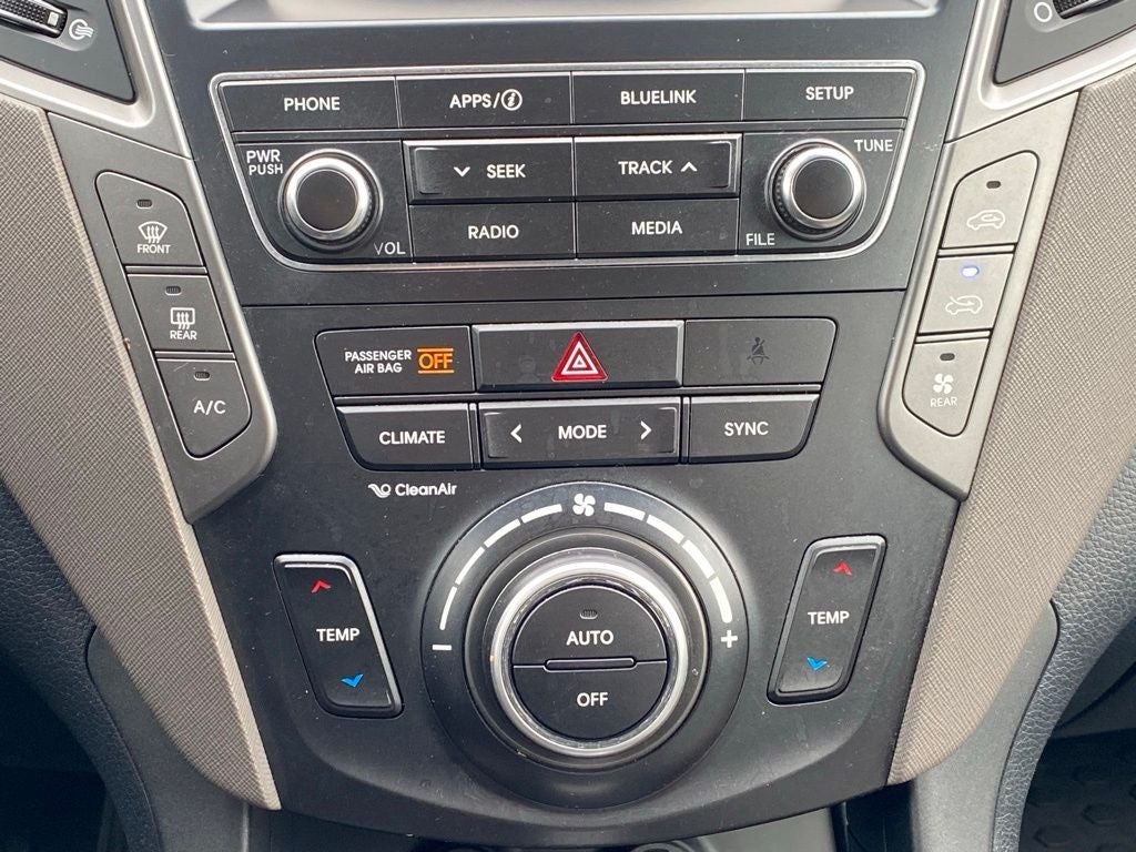 2017 Hyundai SANTA FE SE