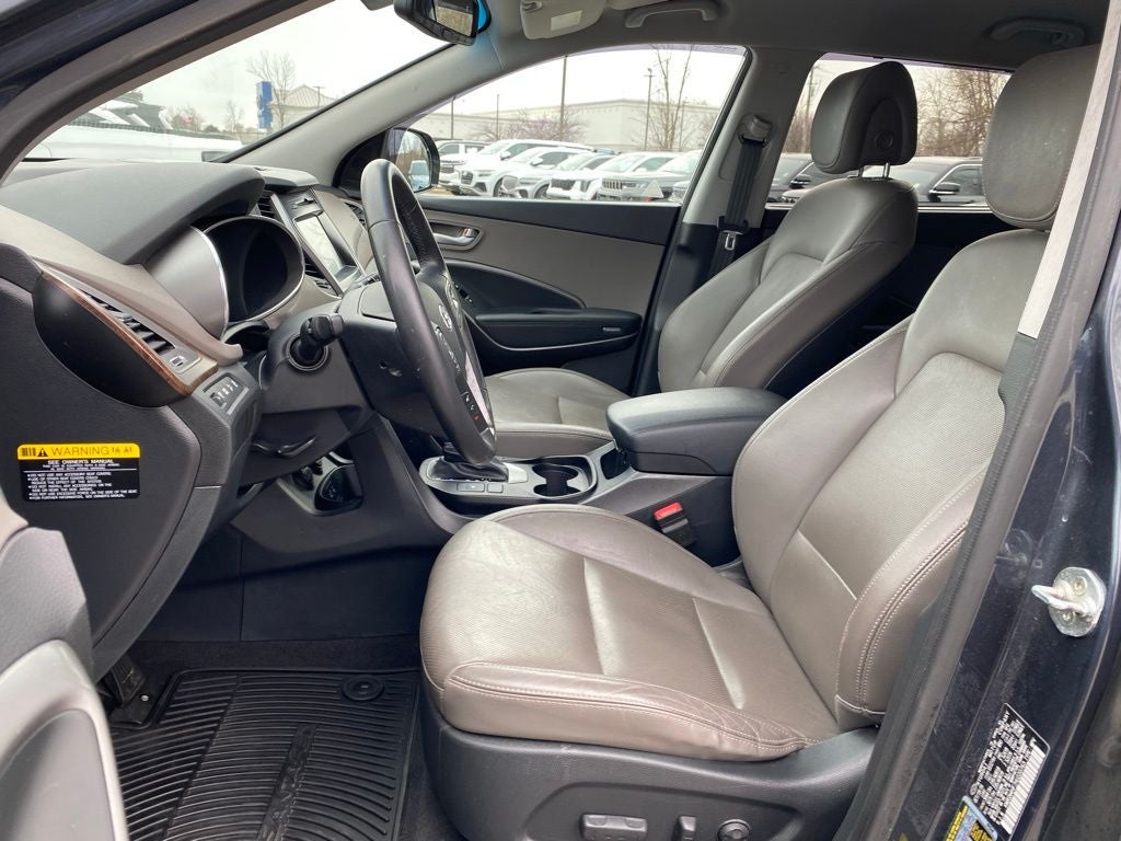 2017 Hyundai SANTA FE SE