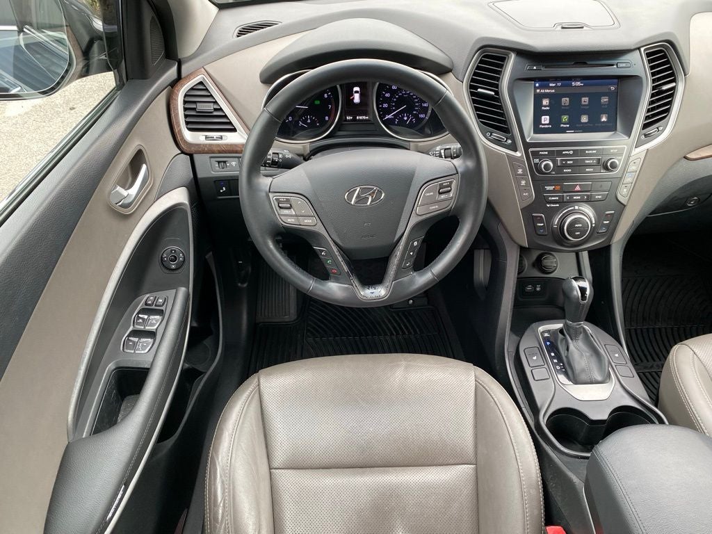 2017 Hyundai SANTA FE SE