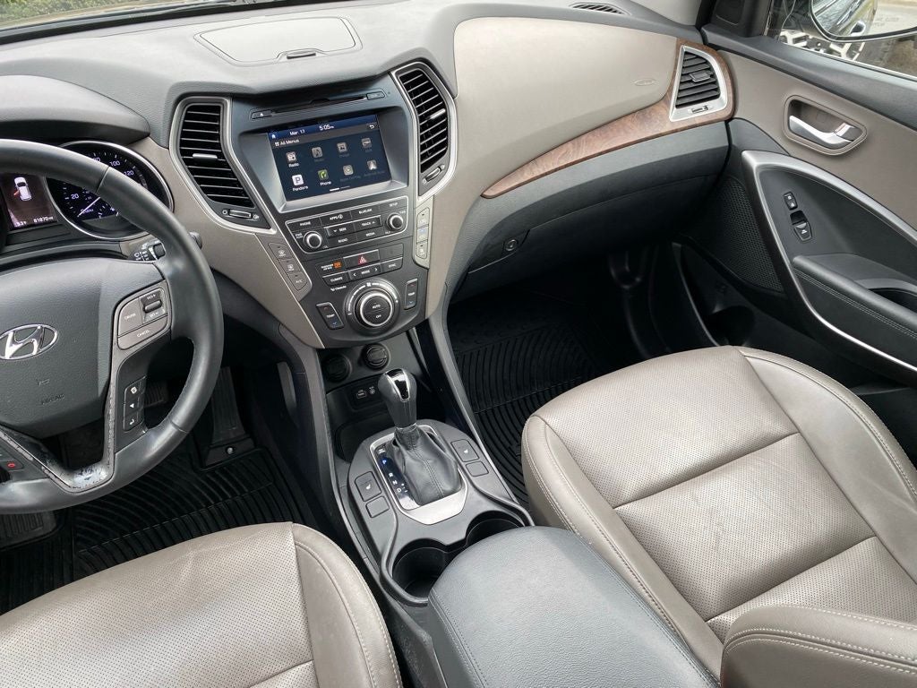 2017 Hyundai SANTA FE SE