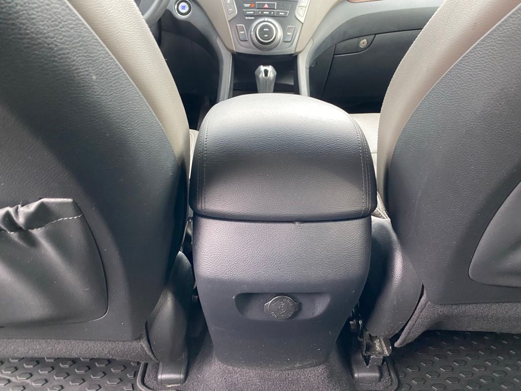 2017 Hyundai SANTA FE SE