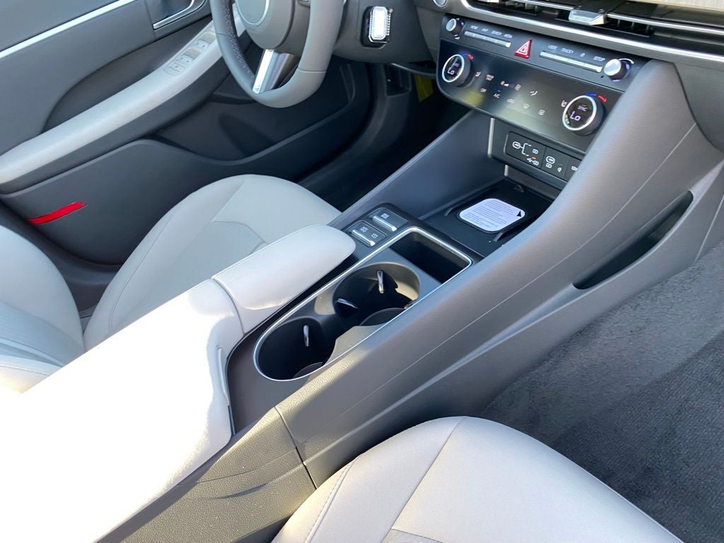 2026 Hyundai SONATA HYBRID SEL
