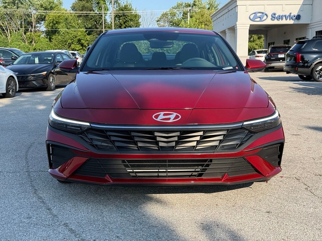 2025 Hyundai ELANTRA SE