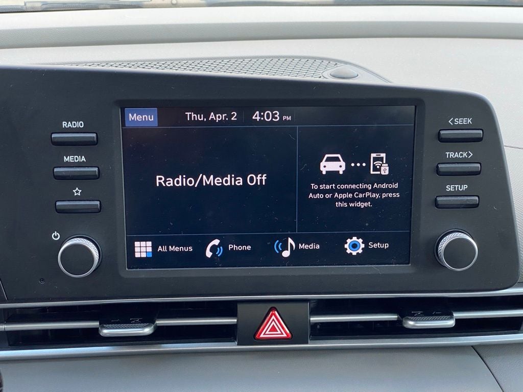 2024 Hyundai ELANTRA SE