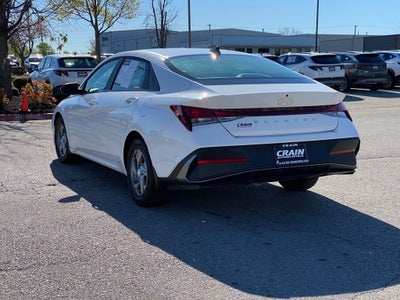 2024 Hyundai ELANTRA SE