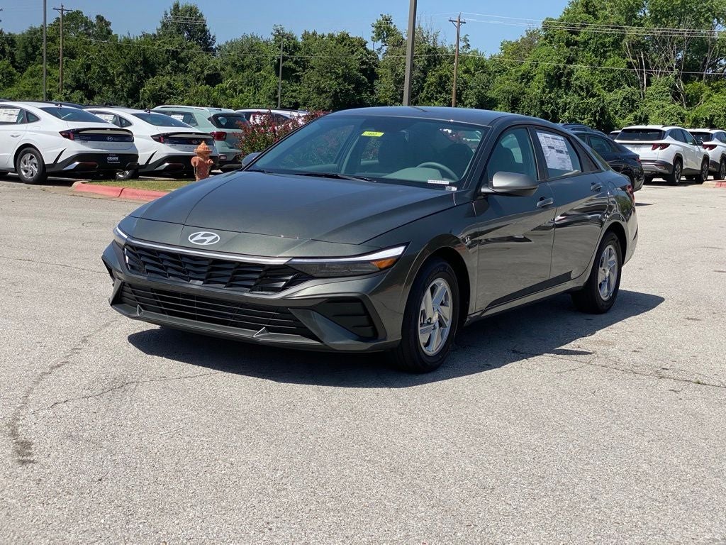 2026 Hyundai ELANTRA SE