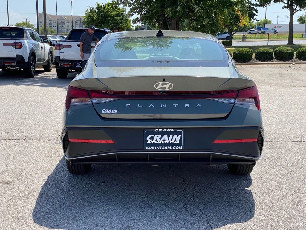 2026 Hyundai ELANTRA SE