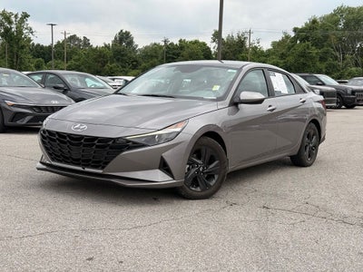 2023 Hyundai ELANTRA SEL Fluid Metal