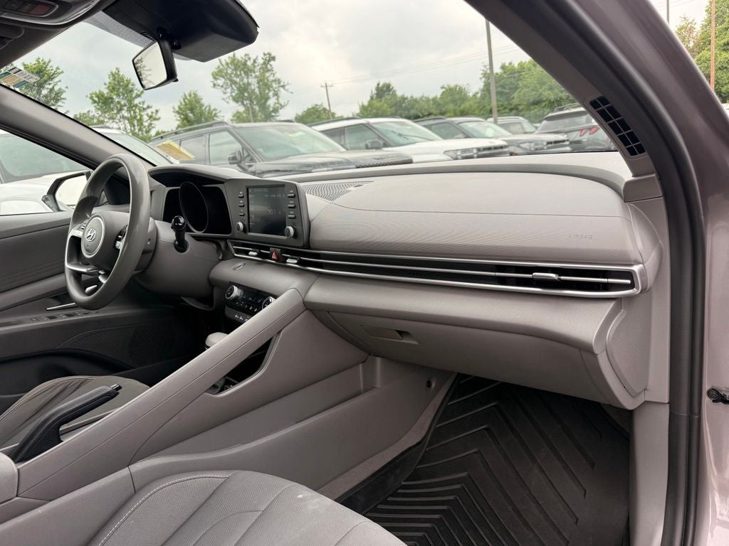 2023 Hyundai ELANTRA SEL Fluid Metal