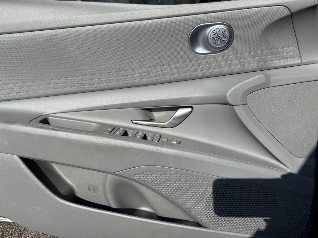 2024 Hyundai ELANTRA SEL ONE OWNER CAR FAX