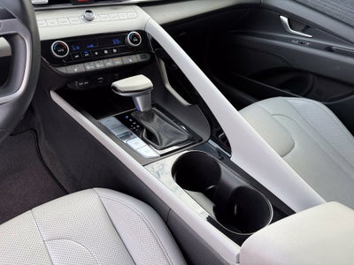 2026 Hyundai ELANTRA Limited - HYUNDAI CPO / CLEAN CARFAX / ONE OWNER