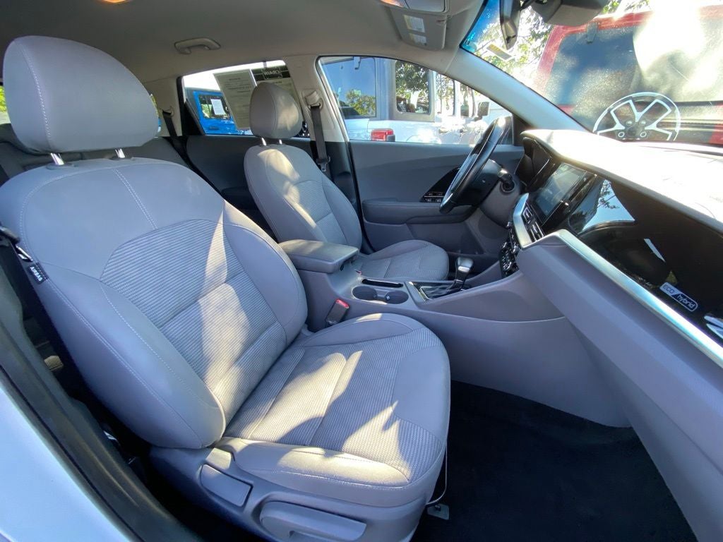 2022 Kia Niro LXS
