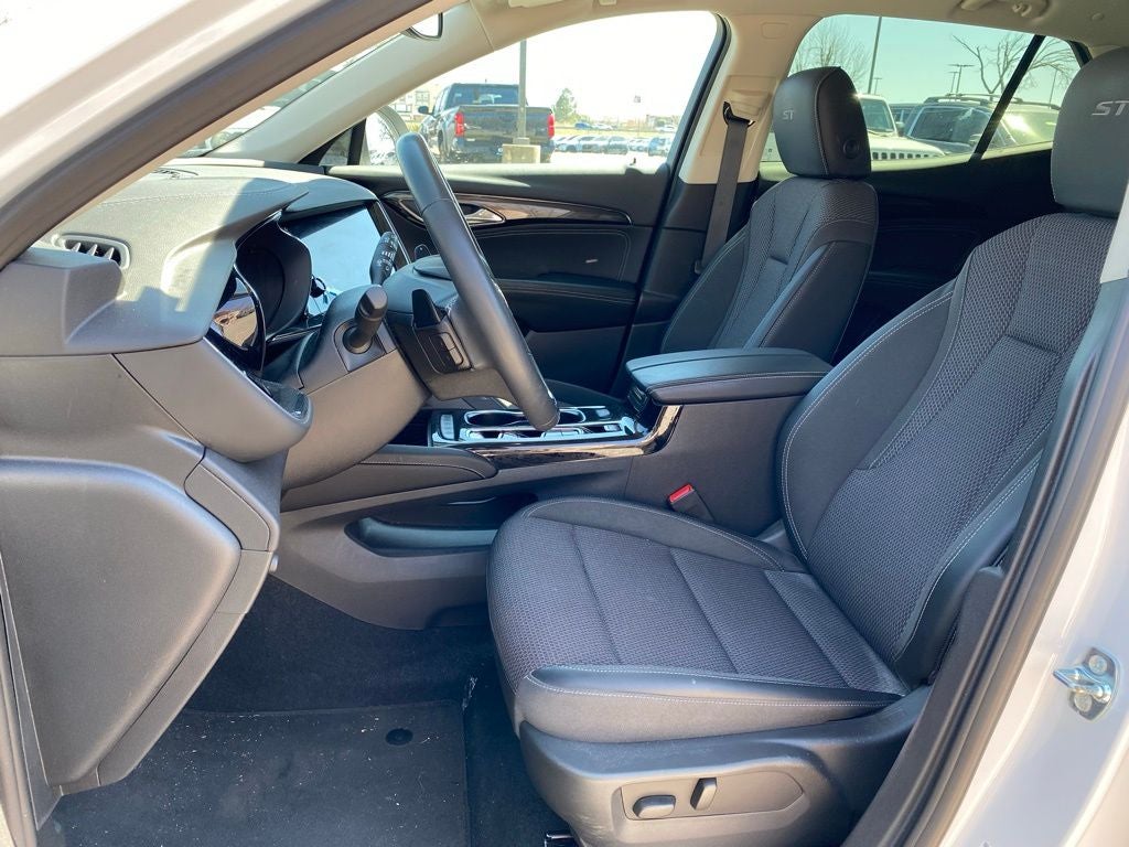 2023 Buick Envision Preferred 1 OWNER / CLEAN CARFAX / AWD