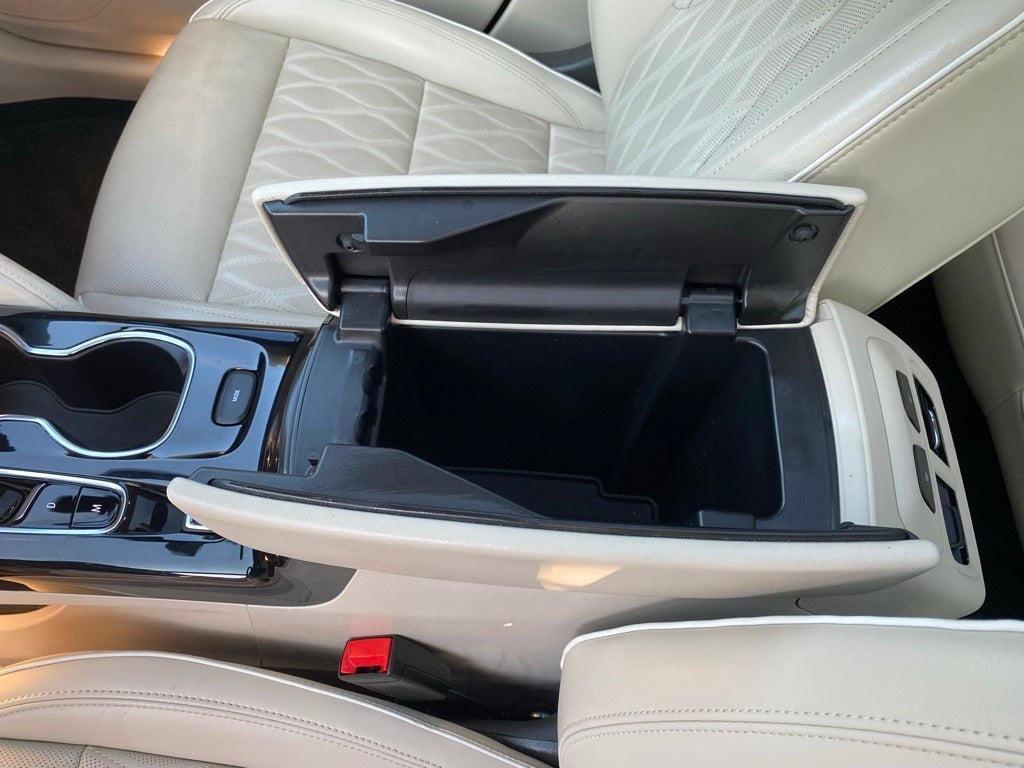 2022 Buick Envision Avenir FWD / TECH PKG / MOONROOF / CLEAN CARFAX