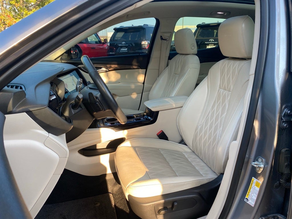 2022 Buick Envision Avenir FWD / TECH PKG / MOONROOF / CLEAN CARFAX