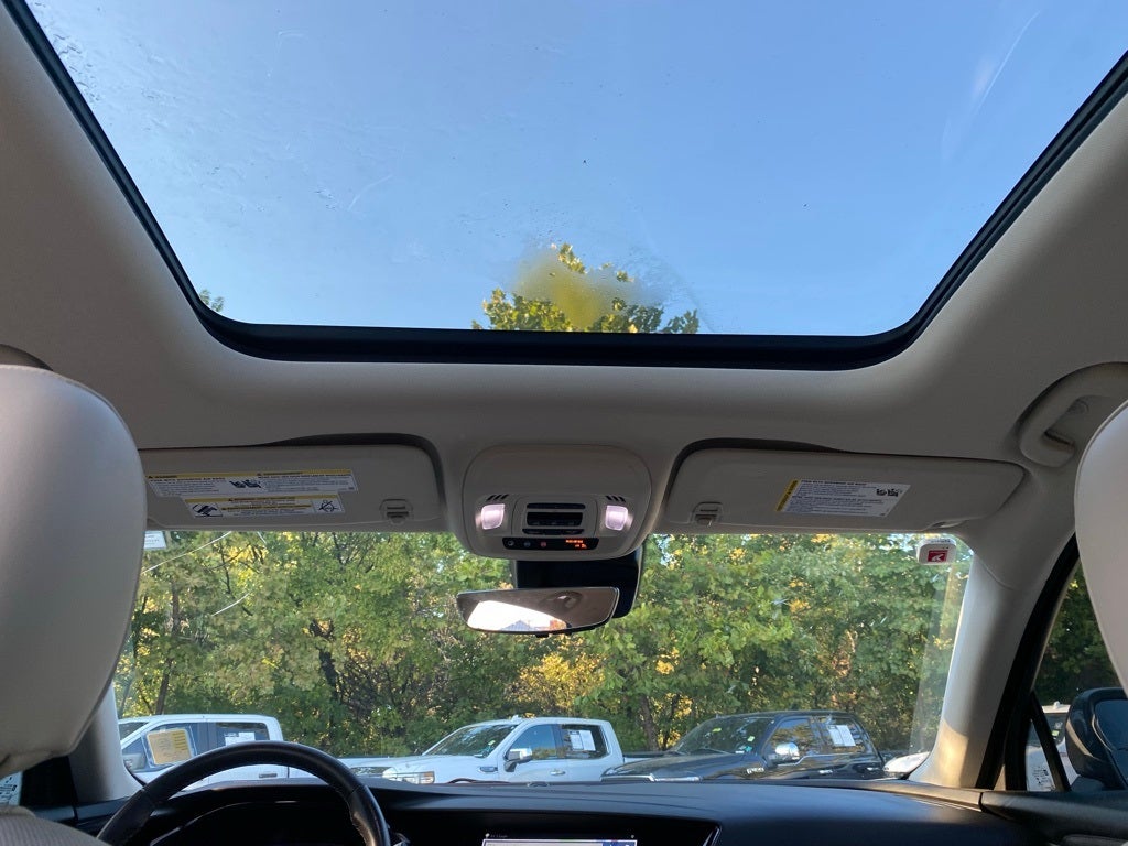 2022 Buick Envision Avenir FWD / TECH PKG / MOONROOF / CLEAN CARFAX