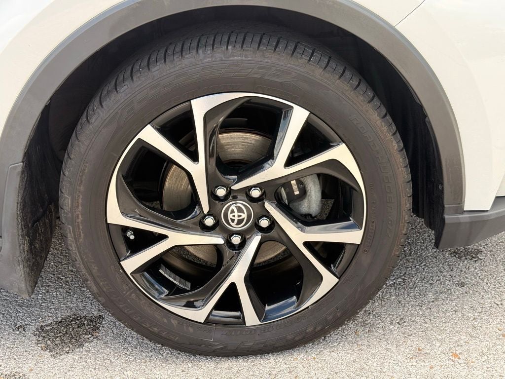 2021 Toyota C-HR XLE