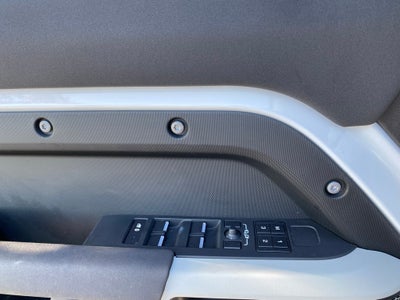 2023 Land Rover Defender 110 X-Dynamic SE