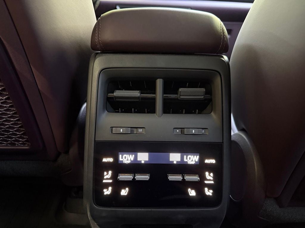 2025 Porsche Macan Electric 4S