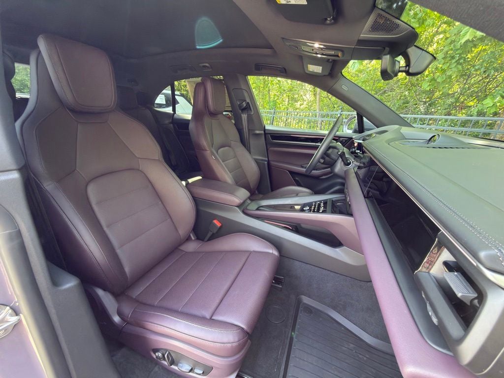2025 Porsche Macan Electric 4S