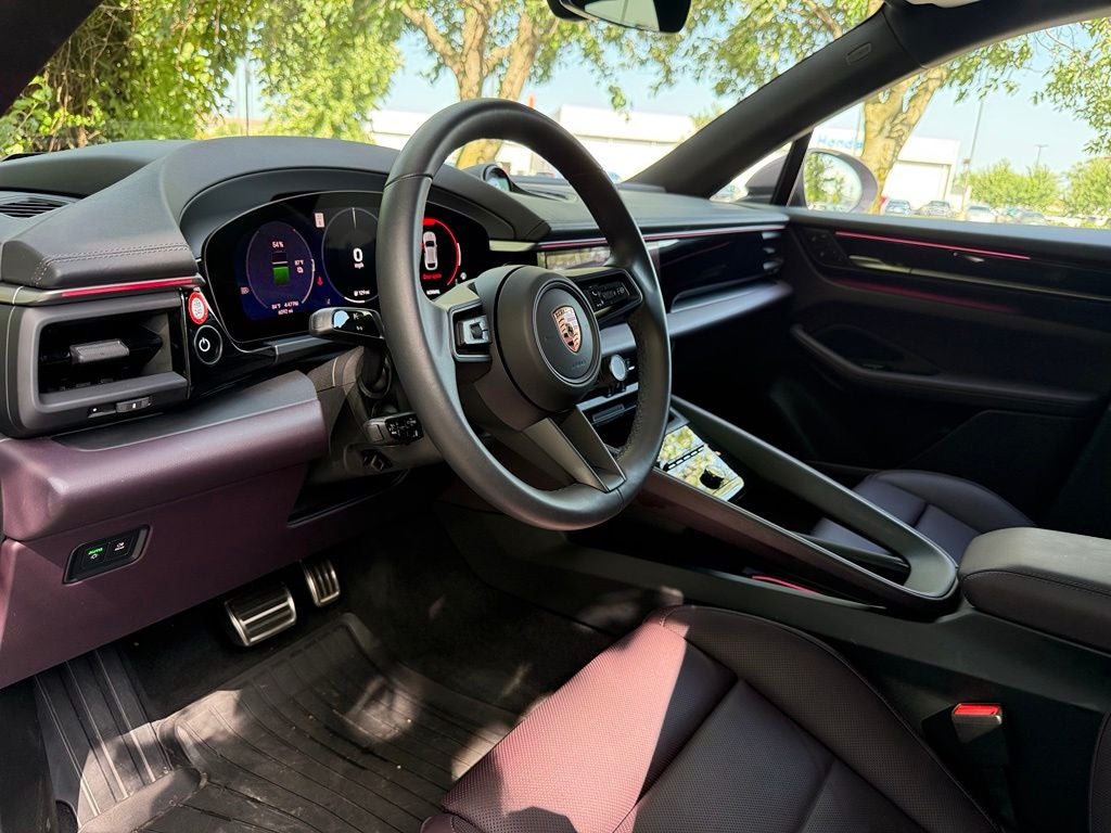 2025 Porsche Macan Electric 4S