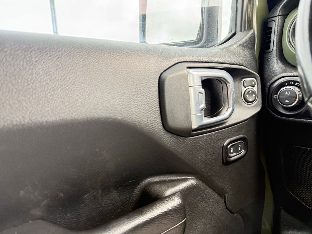 2022 Jeep Gladiator Sport LIFTED, SHAVED FENDERS