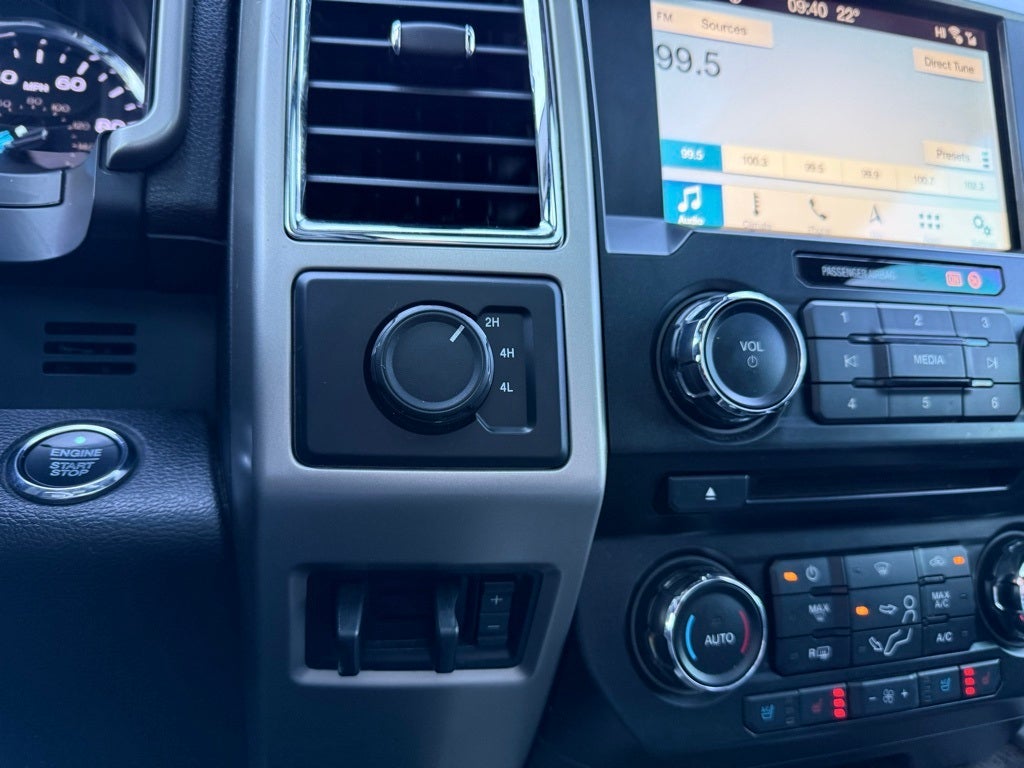 2018 Ford F-350SD Lariat Hard loaded!!