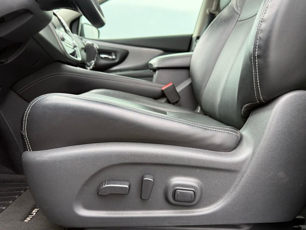 2022 Nissan Murano SL Moonroof Package