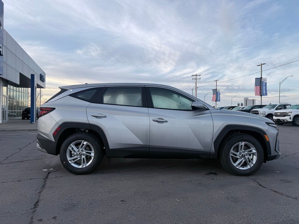 2026 Hyundai TUCSON SE FWD
