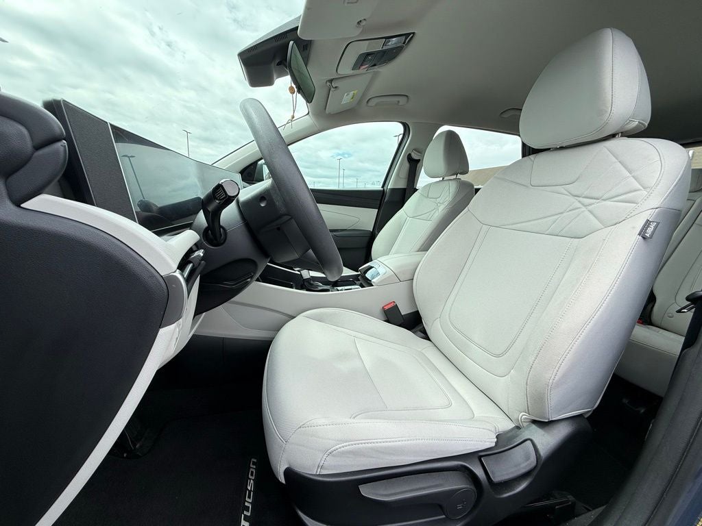 2025 Hyundai TUCSON SE