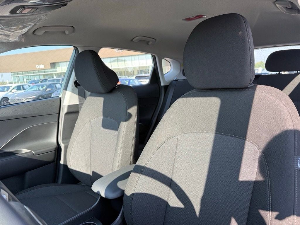 2027 Hyundai KONA SE FWD