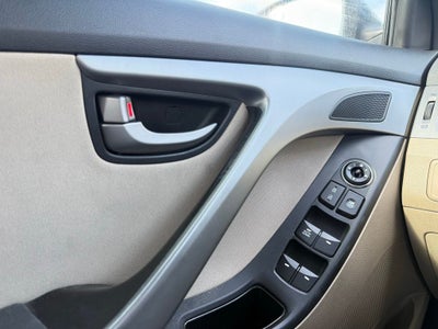 2014 Hyundai ELANTRA SE