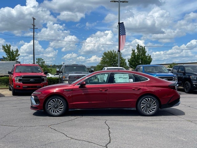 2025 Hyundai SONATA HYBRID SEL