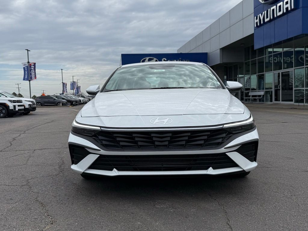 2026 Hyundai ELANTRA SE
