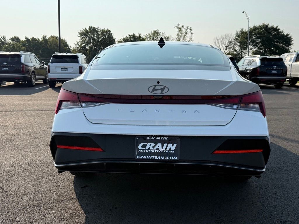 2026 Hyundai ELANTRA SE