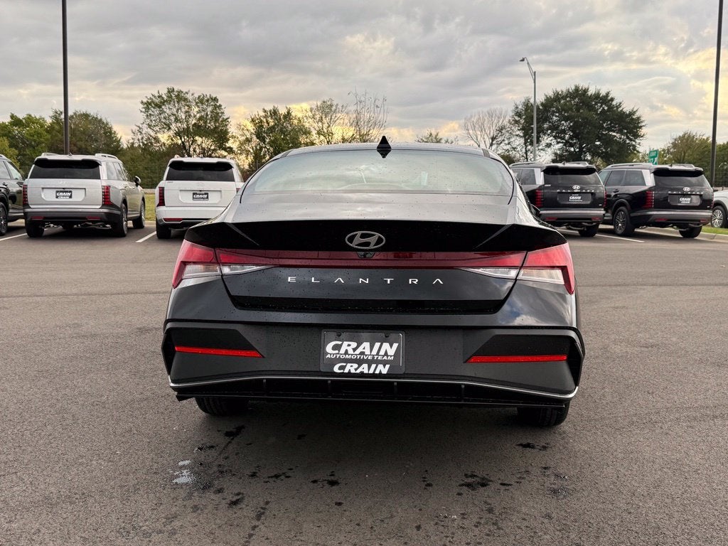 2026 Hyundai ELANTRA SE