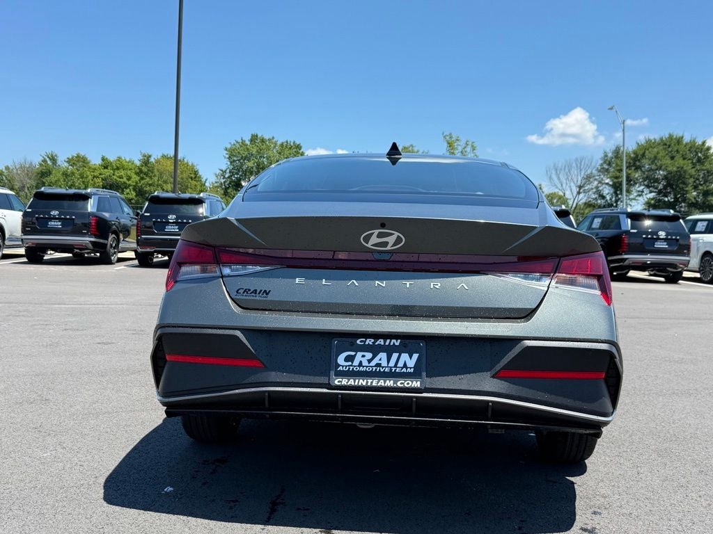 2026 Hyundai ELANTRA SE