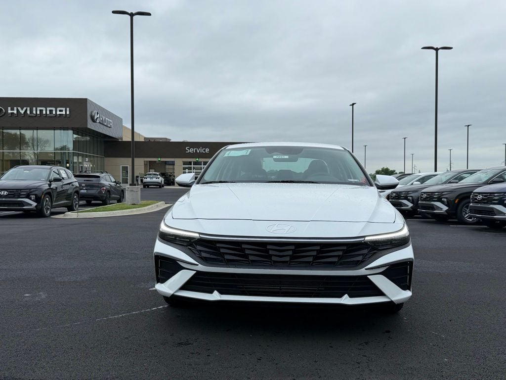 2026 Hyundai ELANTRA SE