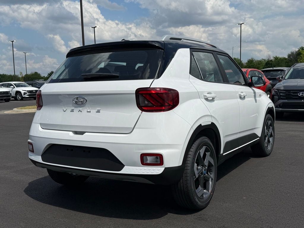 2026 Hyundai VENUE SEL W/Two-Tone Roof