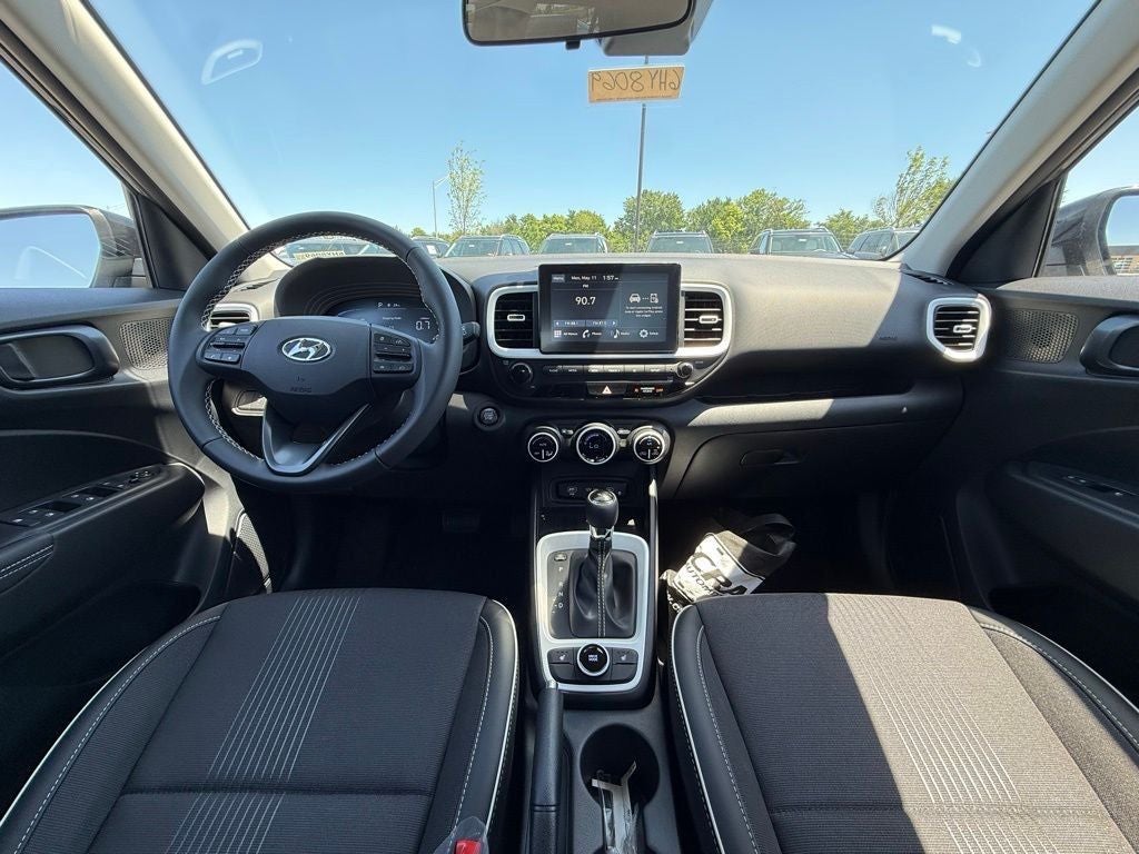 2026 Hyundai VENUE SEL W/Two-Tone Roof