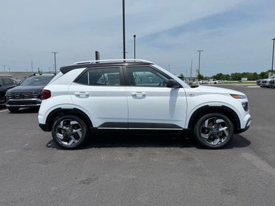2026 Hyundai VENUE SEL W/Two-Tone Roof