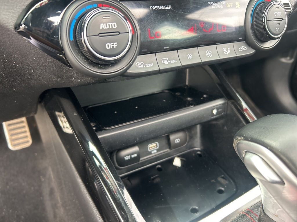 2023 Kia Forte GT 1-Owner / Navigation / Apple CarPlay & Android Aut