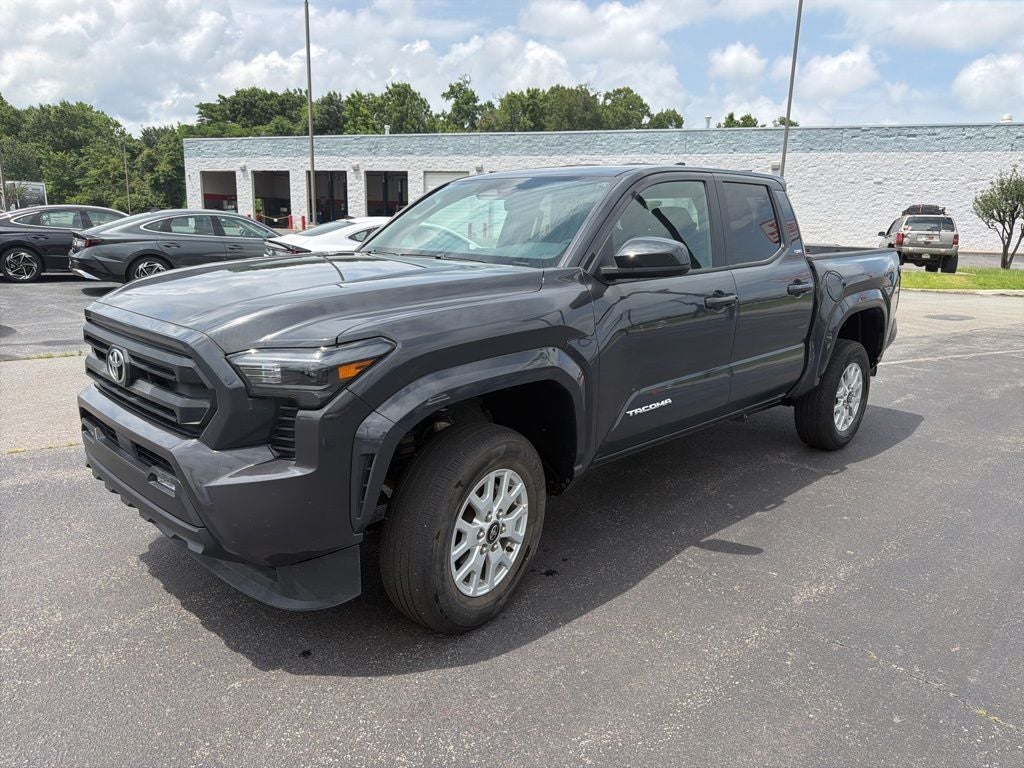 2024 Toyota Tacoma SR5 1-Owner / Clean Carfax / Apple CarPlay/Android Aut